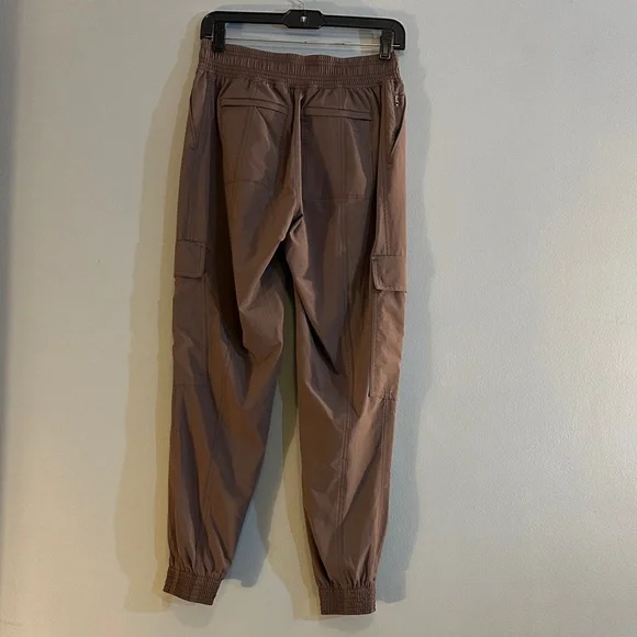 EUC like new Athleta Brown Cargo Jogger Pants size 0 - Picture 2 of 7